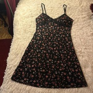 Black sundress with small pink and white roses sizeS 3-5 adjustable straps 😊